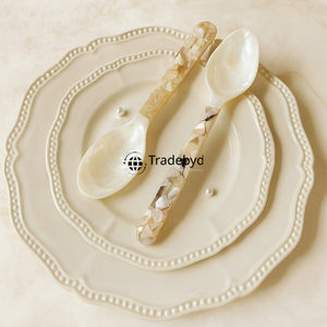 Cuillère élégante en nacre incrustée, cuillère de table de luxe faite à la main Tradebyd - Product Image 1