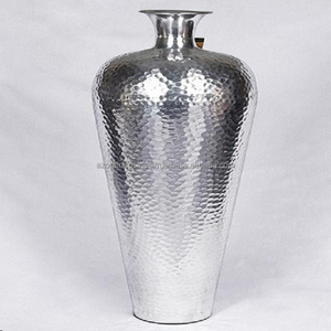 Florero de aluminio de estilo contemporáneo Elegante y duradero Piso de aluminio decorativo para el hogar Oficina por Azora Industries - Product Image 3