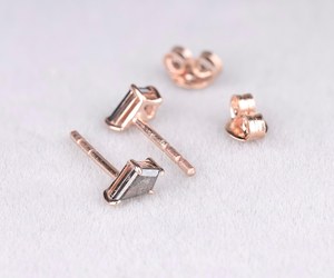 Boucles d'oreilles clous en forme de cerf-volant, style bohème, diamants de laboratoire taille brillant sel et poivre |   Paire de clous d'oreilles en or certifiés pour femmes - Product Image 5