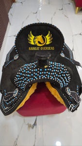 Silla de montar vaquera personalizada con pedrería turquesa para espectáculos ecuestres y carreras de barriles, equipo portátil para equitación. - Product Image 4