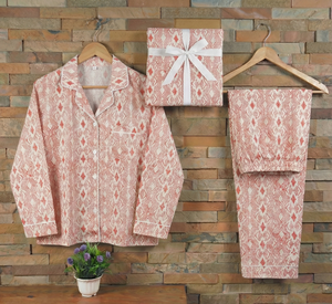 Conjunto de Pijamas de Invierno Térmicos de Algodón Tejido para Mujer, Cuello en V, Mangas Largas, Diseño Reversible, Estampado a Mano - Product Image 3