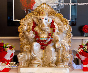 Décoration de hall d'entrée pour événement de mariage, statues Radha Krishna traditionnelles finition or et blanc nacré pour la décoration de mariage - Product Image 2