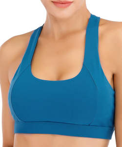 Sujetador deportivo de yoga personalizado al por mayor, de alta compresión, ecológico, de soporte medio, de secado rápido, con almohadillas extraíbles y logo frontal para mujer - Product Image 3