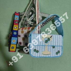 Pochette de soirée pour femme faite à la main avec perles de rocaille, broderie et bandoulière en tissu, sac à main de mariée pour mariage et fête, sac bandoulière tendance - Product Image 1