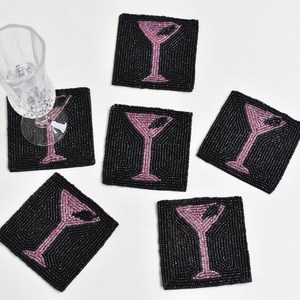 Sous-verre carré perlé fait main, motif Martini rose sur fond noir, broderie en coton, décoration d'intérieur - Product Image 5