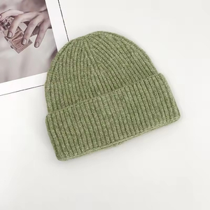 Venta al por mayor de fábrica: Gorros de punto sin costuras para hombre y mujer, ideales para el invierno, cálidos y resistentes al frío. - Product Image 3