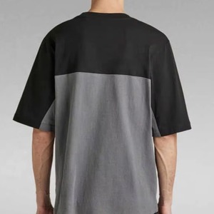 เสื้อยืดคอกลมแขนสั้นผู้ชาย สีดำเทา ตัดต่อสี ทรงปกติ สวมใส่สบาย ผ้าถัก 100% คอตตอน ดีไซน์เรียบง่าย แห้งเร็ว - Product Image 2