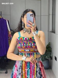 Lehenga acampanado Kali de diseño elegante con georgette sintético y estampado Shibori multicolor, Choli con trabajo Kali Katchhi, suministro al por mayor - Product Image 5