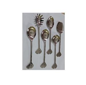 Juego de Cucharas de Café de Acero Inoxidable Premium de Seis Piezas con Mango en Forma de Corazón, Aptas para Lavavajillas, Cucharas Ranuradas para Servir y Mezclar en Bares, Ecológicas - Product Image 1