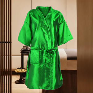 Robe de salon de coiffure de luxe pour femmes, robe de barbier, kimono de salon doux pour la peau avec poche - Product Image 5