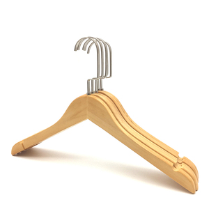 Cintres en bois de haute qualité pour vêtements homme et femme avec barre horizontale – Vente directe fabricant, cintres en bois personnalisés avec logo - Product Image 1
