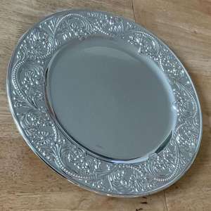 Grande assiette ovale de service de haute qualité en laiton, avec bordure décorative personnalisée, pour usage hôtelier. - Product Image 5