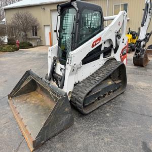 Cargadora compacta Bobcat T770, diseño confiable y duradero, diseñada para trabajos pesados en construcción, agricultura e industria. - Product Image 1