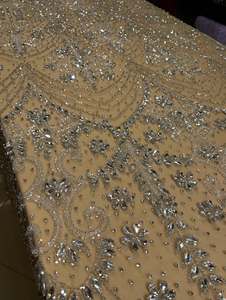 ผ้าปักลูกปัดเพทายคุณภาพสูง ผ้าลูกไม้ทำมือ 100% โพลีเอสเตอร์ สำหรับชุดราตรี ชุดแต่งงาน ชุดงานเลี้ยง และเครื่องแต่งกาย - Product Image 2