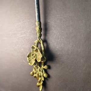 Cuchara de Servir de Acero Inoxidable Martillada a Mano con Mango Decorativo de Flor de Orquídea Dorada de Latón, Elegante Vajilla para Banquetes - Product Image 6