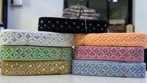 ผ้าลูกไม้ลายดอกไม้สไตล์ดูไบแบบพรีเมียม ผ้าตาข่ายปักลายสำหรับชุดอาบายะห์สตรีชาวมุสลิม  ตกแต่งอย่างเป็นมิตรกับสิ่งแวดล้อม เหมาะสำหรับงานกลางคืน ของขวัญทางธุรกิจ และกระเป๋า - Product Image 3