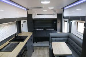 Caravane de voyage légère tout-terrain 4x4 avec cuisine, salle de bain et espace de couchage pour le camping et les voyages - Product Image 5