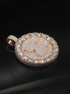Colgante Giratorio Personalizado con Inicial de 2 Pulgadas, Letra Giratoria con Incrustaciones de Moissanita VVS1, Oro Rosa y Plata, Estilo Hip Hop, Proveedor Mayorista - Product Image 6