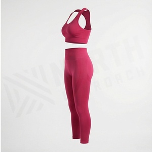 Conjunto de yoga sin costuras para mujer, leggings de cintura alta y sujetador deportivo tipo racerback - Product Image 3