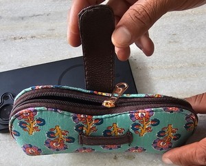Housse de lunettes de soleil en coton imprimé, pochette en tissu doux pour lunettes, étui compact pour femmes et hommes, accessoires de voyage, de plage et d'extérieur - Product Image 3