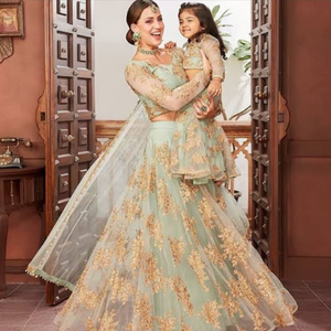 ชุดเลเฮนกาพรีเมียมสำหรับแม่และลูกสาว – ผ้าเน็ตปักดิ้นทอง - Product Image 1