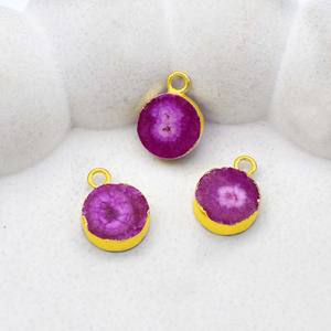 Colgante Redondo de Cuarzo Rosa al por Mayor con Borde Bañado en Oro, Gema Teñida, Abalorio para Fabricación de Joyería Boho - Product Image 5