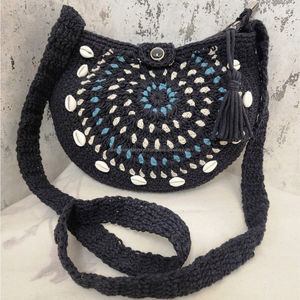 Bolso de ganchillo hecho a mano de fibra natural con patrón de Mandala en espiral y bolso de hombro bohemio redondo con cuentas de concha con borla decorativa - Product Image 2