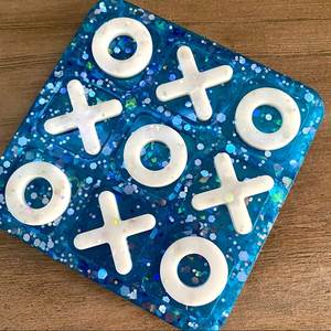 Juego de Mesa Clásico de Tres en Raya Hecho con Resina Epoxi, Juego de Tic Tac Toe con Piezas de X y O - Product Image 4
