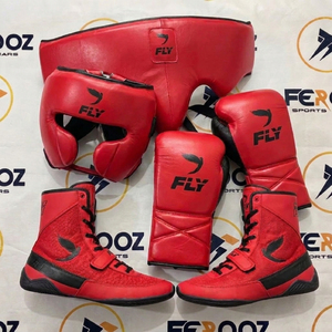 Conjunto de Entrenamiento Deportivo Completo con Casco Protector, Guantes de Boxeo, Protector de Pecho, Protección para Tibias y Zapatos de Caña Alta - Product Image 1