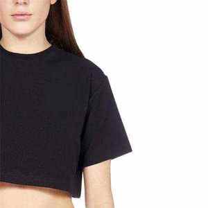 เสื้อครอปท็อปแฟชั่นสตรีทแวร์ทรงหลวม ผ้าฝ้ายระบายอากาศ สวมใส่สบายทุกวัน พร้อมดีไซน์และโลโก้แบบกำหนดเอง - Product Image 3