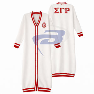 Suéter tipo cárdigan informal de invierno para hermandad Delta Sigma Theta DST, de lana/acrílico, con estampado rojo y logotipo bordado en la parte delantera. - Product Image 2