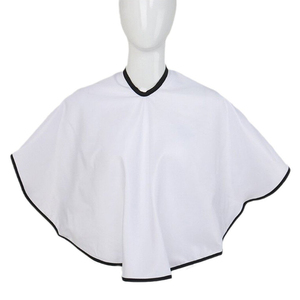 Tablier de Coiffure Professionnel Blanc en Polyester Résistant à l'Eau pour Salon de Coiffure, Coupe de Cheveux, Coloration et Coiffage, Réutilisable et Ajustable - Product Image 1