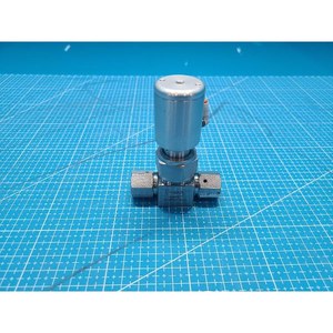 Valve à soufflet Swagelok SS-BNV5-DU-C haute pureté, utilisée comme pièce détachée pour équipement semi-conducteur Legacy - Product Image 6