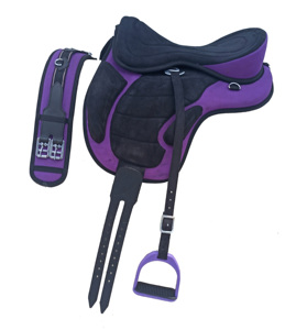อานม้าอังกฤษ Freemax สีม่วงดำ แบบไร้โครง น้ำหนักเบา ยืดหยุ่น เหมาะสำหรับฝึกขี่ม้า พร้อมชุดอุปกรณ์ - Product Image 1