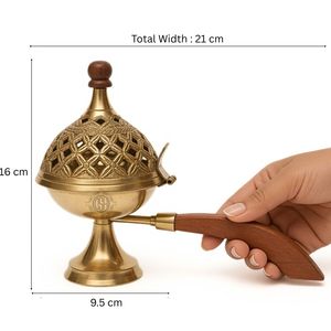 Quemador de incienso de latón con mango de madera, quemador de carbón Bakhoor decorativo hecho a mano con tapa para fragancia del hogar - Product Image 2