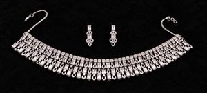 Conjunto de gargantilla en cascada de calidad premium con piedras rectangulares y redondas, aretes a juego, joyería de moda para mujeres, para bodas y fiestas. - Product Image 5