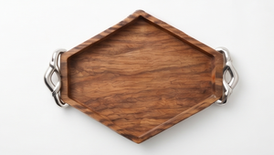Bandeja de Servir Hexagonal de Madera de Mango con Acabado en Nogal, Borde Elevado y Asas Metálicas Plateadas - Product Image 3