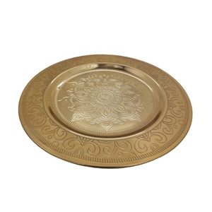 Meilleure vente Assiette de service ronde en fer avec gravure en laiton couleur or Nouveau style de plat et de plateau pour servir à la main - Product Image 5