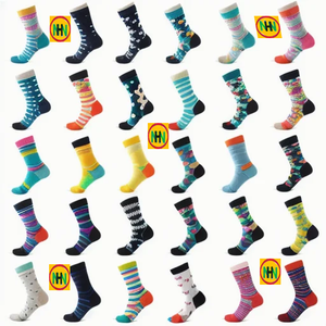 Chaussettes de sport en coton sur mesure avec grip antidérapant, service OEM, tricotées, montantes, durables, logo imprimé sur la semelle et le bord du mollet - Product Image 1