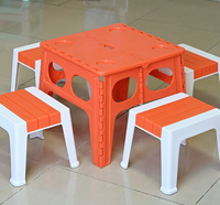 Tabouret empilable en plastique portable bicolore, petit marchepied domestique, chaise carrée de camping