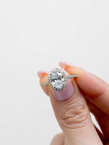 Bague de fiançailles de luxe en or 18K/14K/10K avec diamant ovale taille halo de 3,00 carats, bague de mariée haute carat, bijoux fins personnalisés, vente en gros - Product Image 3