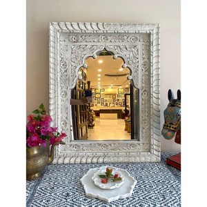 Espejo Artesanal de Madera de Acacia con Acabado Blanco Desgastado |   Espejos de Madera al por Mayor de la India - Product Image 1