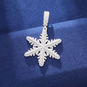 Pendentif flocon de neige plaqué argent avec micro-incrustations de strass, charme hip-hop pour homme, cadeau - Product Image 2