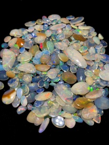 Opale d'Éthiopie naturelle taillée en forme de rose |   Opale de feu facettée |   Opale Welo cabochon non montée |   Fabricant en gros d'opale éthiopienne - Product Image 3