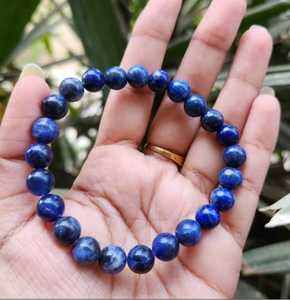 Bracelet en perles de lapis-lazuli naturel poli, écologique et fait main - Product Image 3