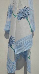 Pareo de algodón con estampado a mano, ideal como cubrebikini, pañuelo ligero estilo bohemio para mujer, accesorio para vacaciones. - Product Image 6