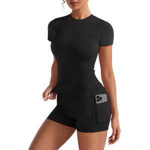 Conjunto Deportivo de 2 Piezas para Mujer, Color Verde Oliva, Top de Manga Corta con Cuello Redondo y Bolsillo, Pantalones Cortos de Punto Transpirables para Primavera/Verano - Product Image 6