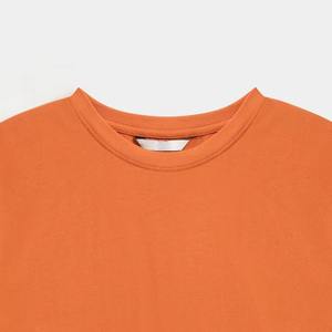 เสื้อยืดผู้หญิงแฟชั่น 100% ผ้าฝ้าย ระบายอากาศ แห้งเร็ว กันยับ ใส่สบาย สำหรับฤดูร้อน รับผลิตแบบ OEM จำนวนมาก - Product Image 4