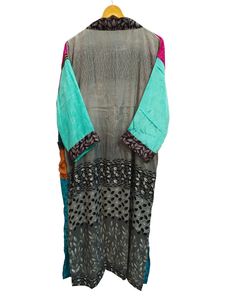 ชุดคลุมกิโมโนผ้าไหมแท้แบบปะติดปะต่อ สวมทับชุดบิกินี่ ชุดนอน ชุดคลุมยาว งานแฮนด์เมดสไตล์อินเดีย วินเทจ ทำจากผ้าไหมซารีรีไซเคิล - Product Image 6