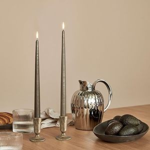 Pedestales de aluminio dorado satinado para velas, hechos a mano, con diseño grabado, de peso pesado, compactos, con soporte cónico, par, para lujo navideño - Product Image 2